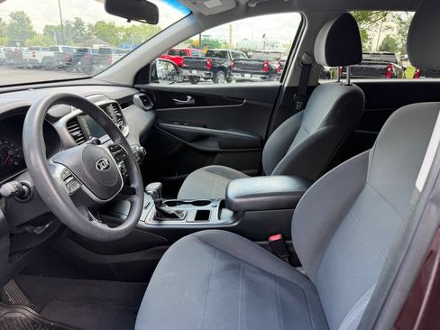 Used 2019 Kia Sorento AWD V6 image 5