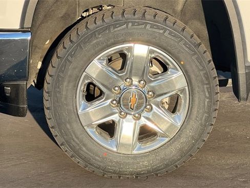 Used 2021 Chevrolet Silverado 2500 LTZ w/ LTZ Premium Package image 37