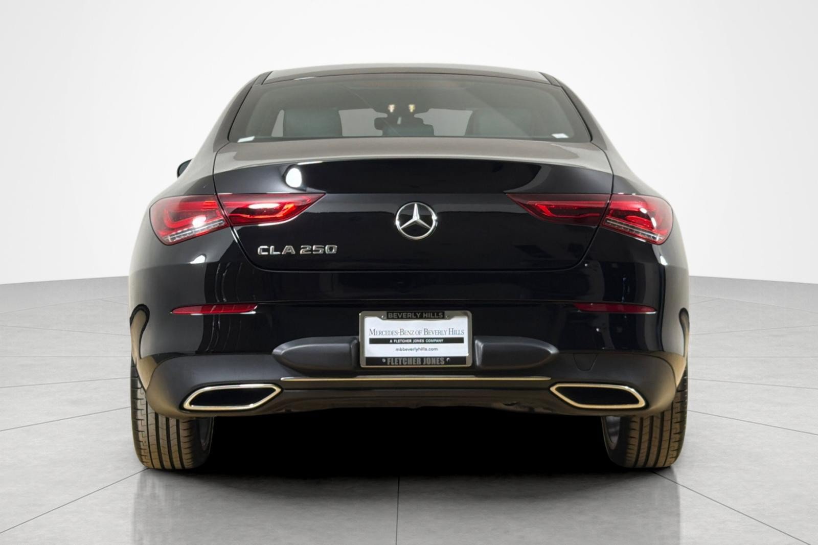 Used 2022 Mercedes-Benz CLA 250 image 4