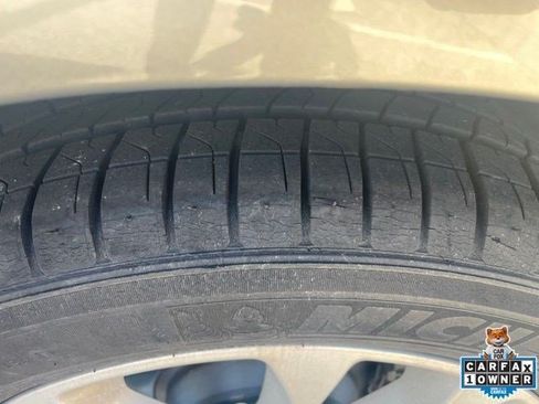 Used 2020 Ford Fusion SE FWD image 18