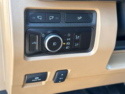 Used 2023 Ford F250 Lariat w/ FX4 Off-Road Package image 28