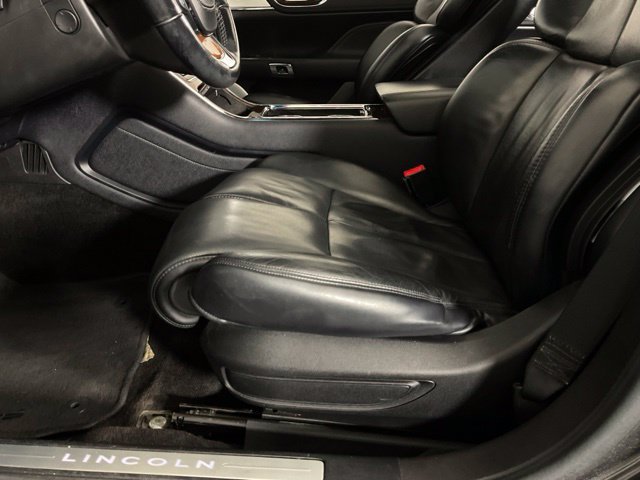 Used 2017 Lincoln Continental Reserve w/ Luxury Package AWD/4WD image 33