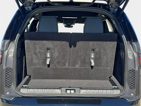 New 2026 Land Rover Discovery Limited Edition image 15