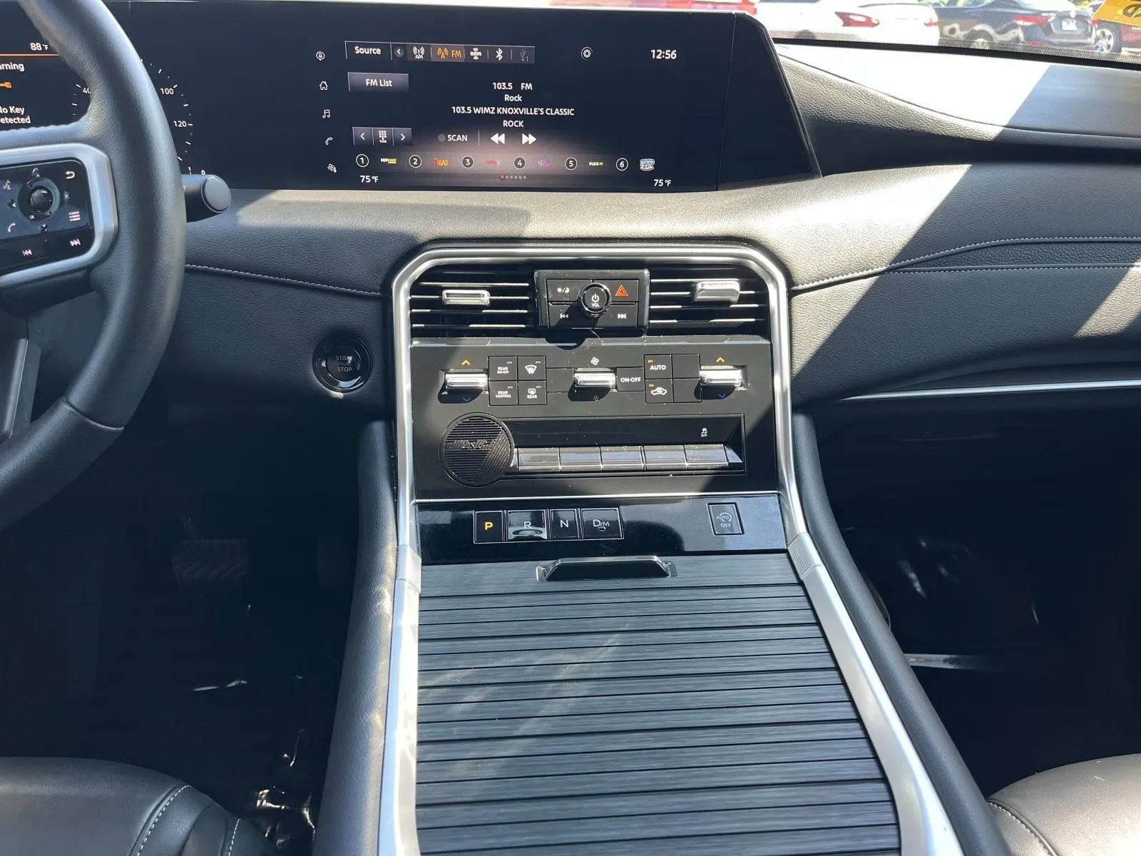 Used 2025 Nissan Armada SV RWD image 16
