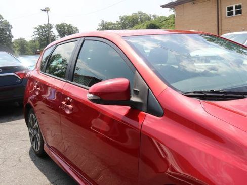 Used 2018 Toyota Corolla iM FWD image 3