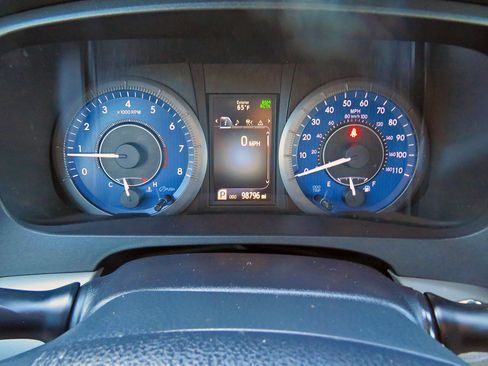 Used 2020 Toyota Sienna XLE image 32