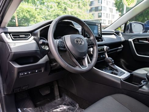 Used 2022 Toyota RAV4 XLE w/ XLE Grade Weather Package AWD/4WD image 21