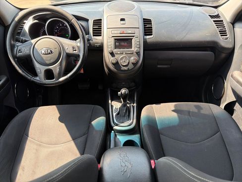Used 2013 Kia Soul + w/ Audio Pkg FWD image 18