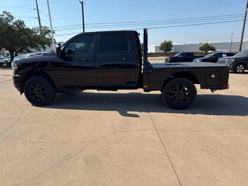 Used 2024 RAM 2500 Big Horn w/ Night Edition AWD/4WD image 4