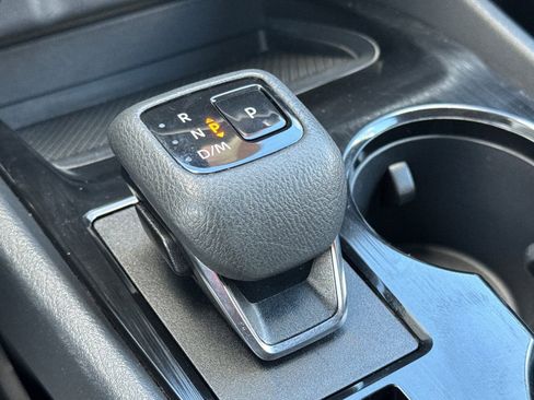 Used 2024 Nissan Rogue SV image 23