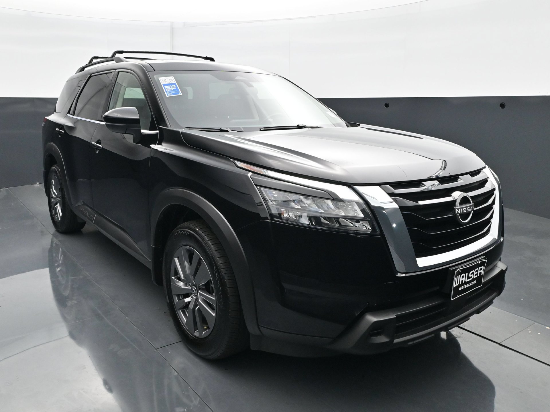 Used 2025 Nissan Pathfinder SV w/ SV Premium Package AWD/4WD image 11