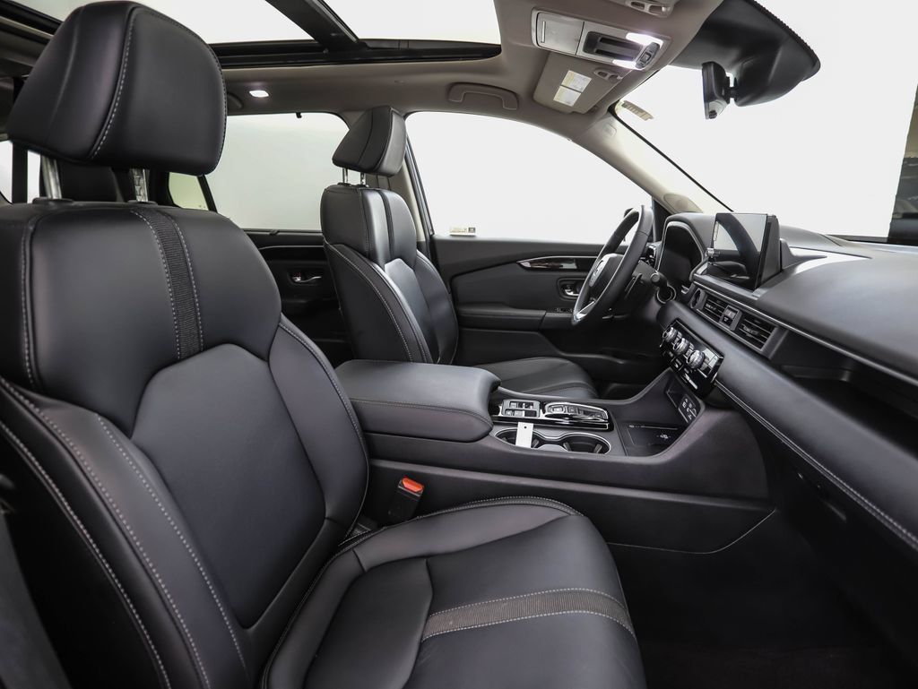 Used 2023 Honda Pilot Touring image 34