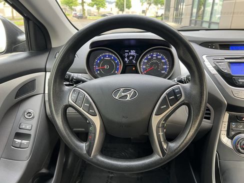 Used 2013 Hyundai Elantra FWD image 14