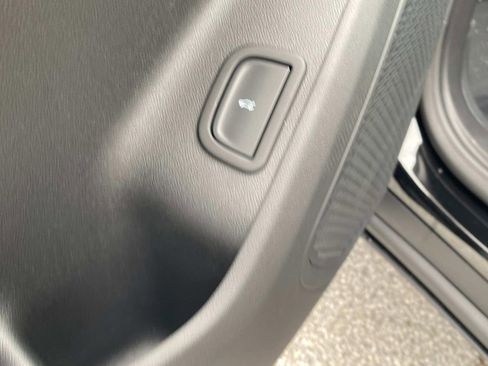 New 2026 Chevrolet Traverse LT w/ Midnight/Sport Edition image 16