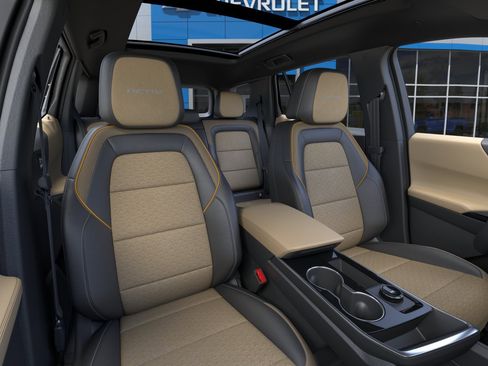 New 2026 Chevrolet Equinox ACTIV w/ Convenience Package III AWD/4WD image 16