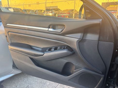 Used 2023 Nissan Altima 2.5 SV image 18