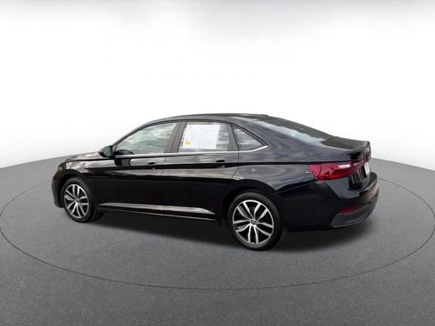 Used 2025 Volkswagen Jetta SE image 11