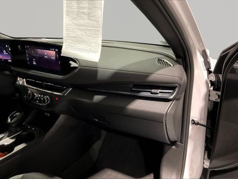 Used 2024 Buick Envista Preferred FWD image 26