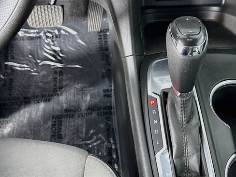 Used 2020 Chevrolet Equinox LS w/ LS Convenience Package FWD image 18