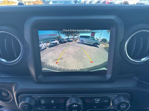 Used 2021 Jeep Wrangler Unlimited Rubicon 4xe w/ Steel Bumper Group image 23