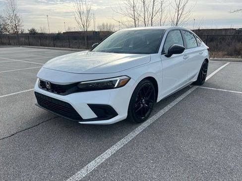 Used 2024 Honda Civic Sport image 3