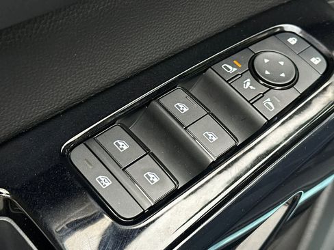 New 2026 Nissan Pathfinder Platinum FWD image 14