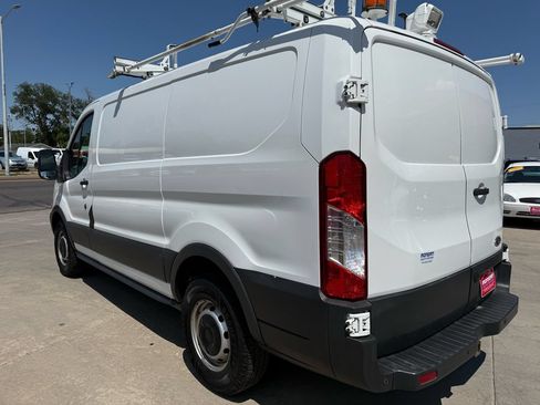 Used 2015 Ford Transit 250 130 Low Roof RWD image 4