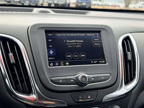 Used 2023 Chevrolet Equinox LT image 20