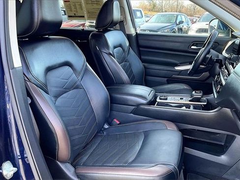 Used 2023 Nissan Pathfinder Platinum image 22