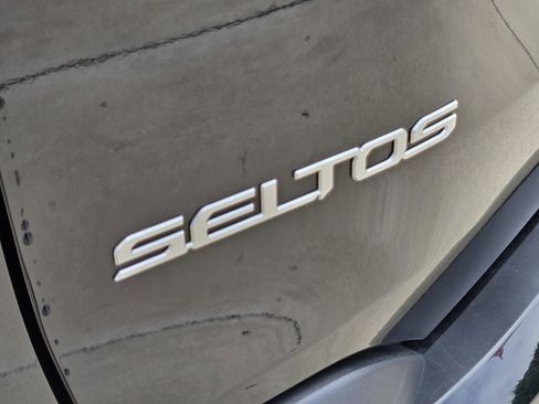 New 2026 Kia Seltos S FWD image 8