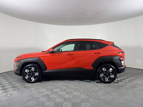 Used 2025 Hyundai Kona SEL AWD/4WD image 2