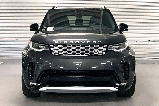 New 2026 Land Rover Discovery Limited Edition AWD/4WD image 2