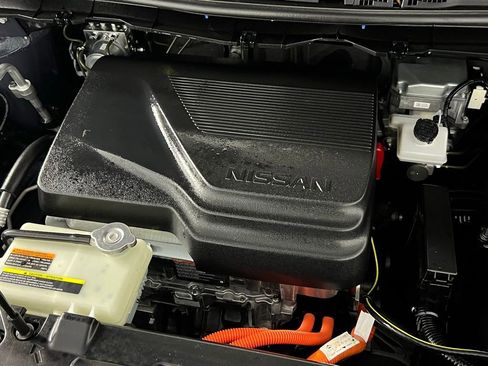 Used 2024 Nissan Leaf S image 33