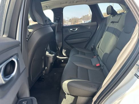 Used 2025 Volvo XC60 B5 Plus image 24