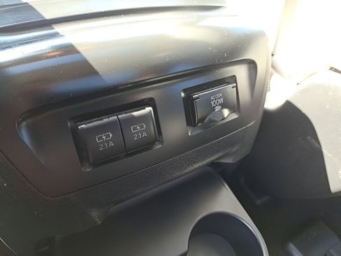 Used 2018 Toyota Sienna Limited Premium w/ Carpet Mat Package image 10