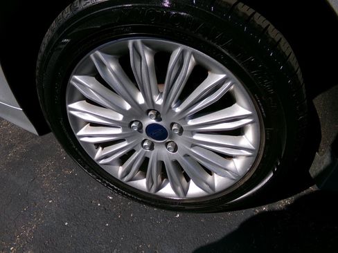 Used 2014 Ford Fusion SE FWD image 21