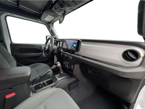 Used 2025 Jeep Wrangler Unlimited Sport AWD/4WD image 30