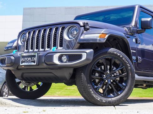 Used 2023 Jeep Wrangler Unlimited Sahara w/ Cold Weather Group AWD/4WD image 2