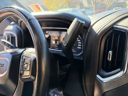 Used 2022 GMC Sierra 3500 Denali image 16