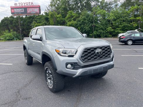 Used 2021 Toyota Tacoma TRD Off-Road w/ Technology Package AWD/4WD image 1