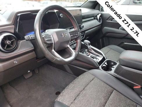 Used 2023 Chevrolet Colorado Z71 image 11