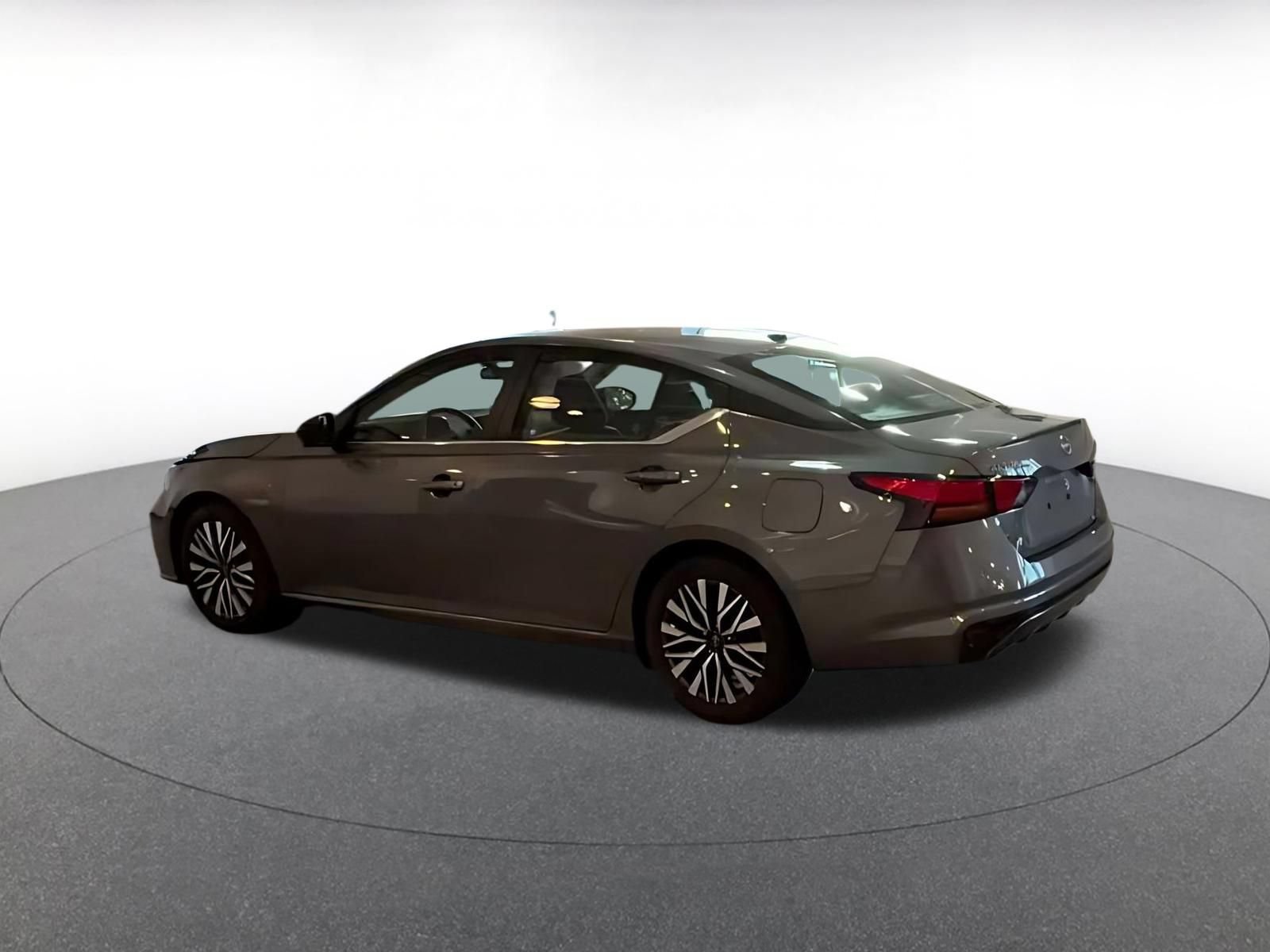 Used 2026 Nissan Altima 2.5 SV FWD image 8