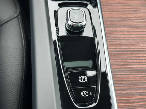 Used 2026 Volvo V60 B5 Cross Country Plus w/ Climate Package image 31