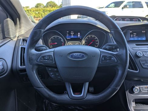 Used 2016 Ford Focus ST image 25