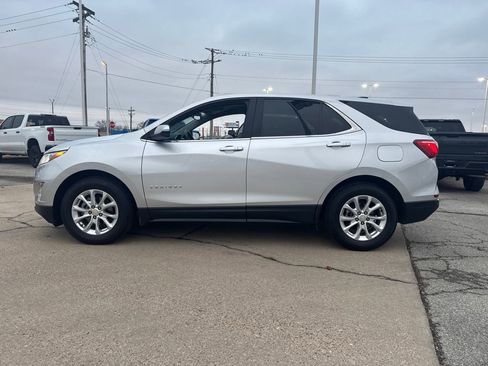 Used 2019 Chevrolet Equinox LT image 2