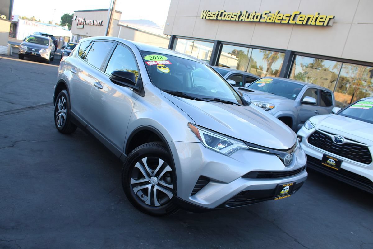 Used 2018 Toyota RAV4 LE FWD image 35