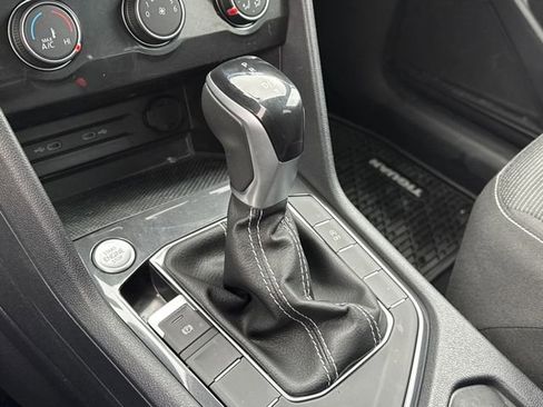 Used 2022 Volkswagen Tiguan S image 14