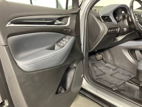 Used 2022 Buick Enclave Premium image 11