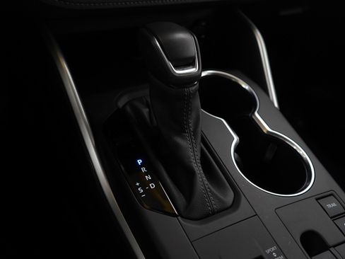 Used 2024 Toyota Highlander LE image 26