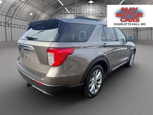 Used 2021 Ford Explorer XLT w/ Equipment Group 202A image 3